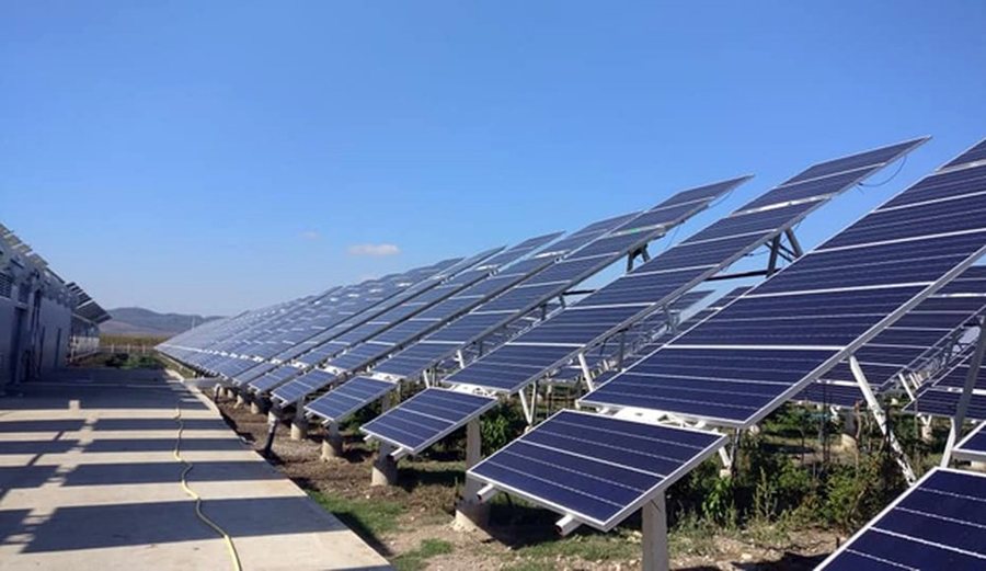 Dy centrale diellore në Fier dhe Cërrik me kapacitet 148.5 MW, dorëzohen aplikimet